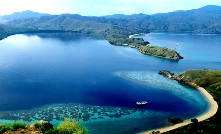 Bali Efoil Surfing with breathtaking ocean views.