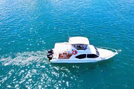 KAIA Explorer Tour – Explore Komodo Islands in Comfort and Style