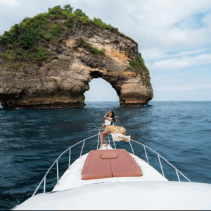 Bali luxury yacht charter for groups Queen Ruizi Yacht events