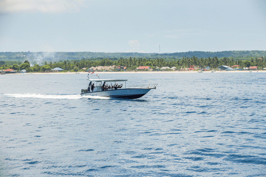 lembongan-private-boat-charter-price-big-blue