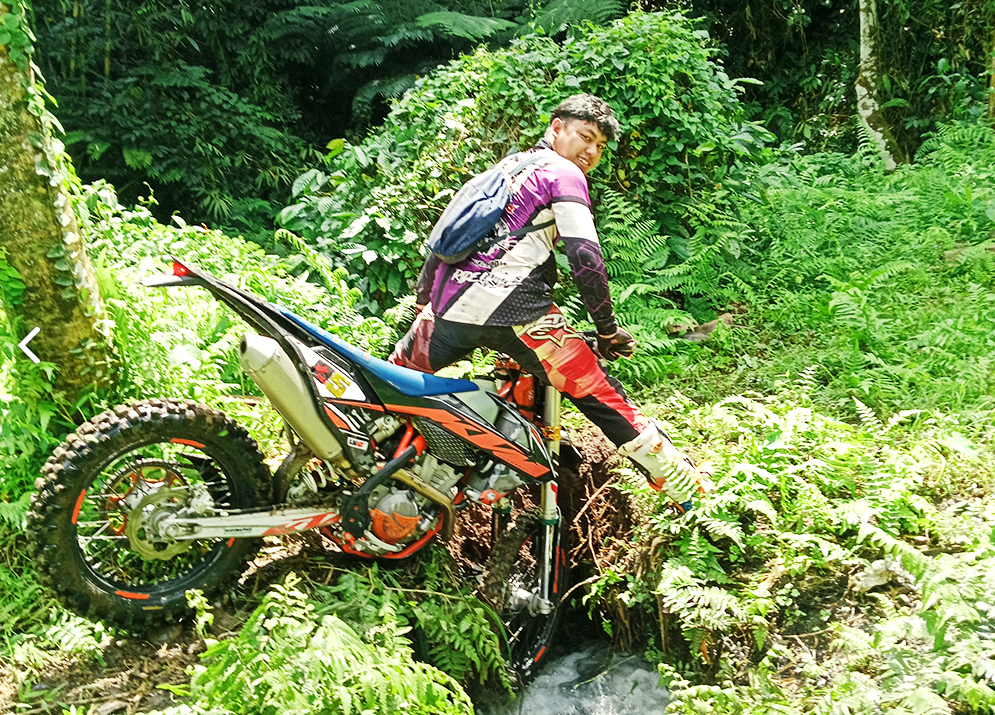 Bali dirt bike tour with bike insurance Pekutatan