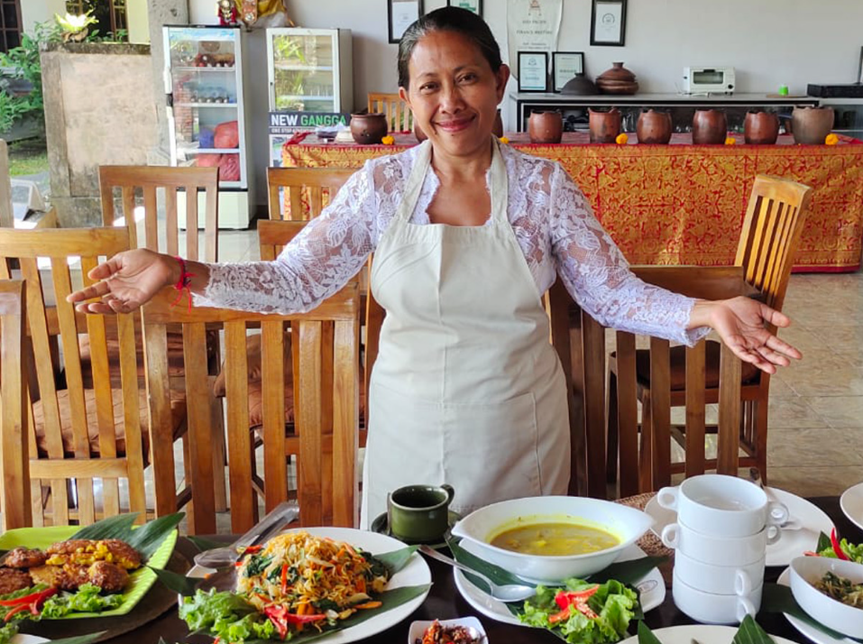 Balinese cooking class Ubud price 2025 2026 market visit