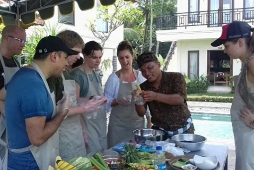 Balinese cooking class Ubud price 2025 2026 market visit