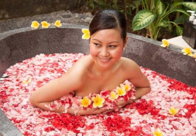 Book Bali Orchid Spa Kuta online for traditional Balinese massage and Shirodara