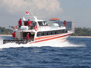 Book DCamel Fast Ferry Sanur to Jungut Batu - Luxury Fast Boat