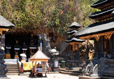 Book East Bali tour Tirta Gangga online fountain and stepping stones