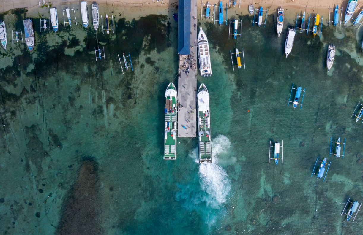 Book Eka Jaya Fast Boat Sanur to Nusa Penida - Aluminum Ferry Deck.