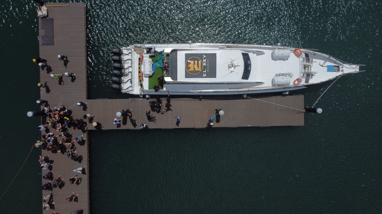 Book El Rey Fast Cruise Sanur to Nusa Penida - Suzuki 300 HP Vessel