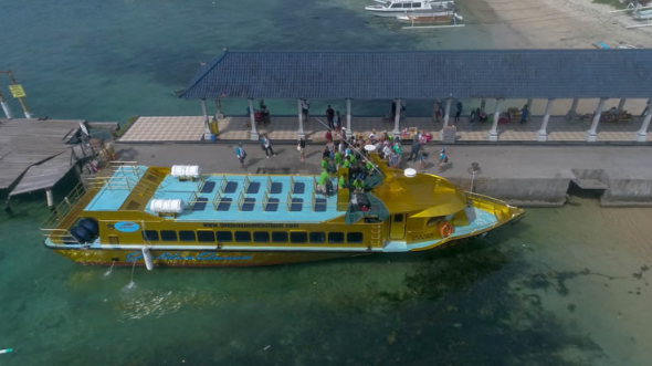 Book Golden Queen Fast Boat Padangbai to Gili - 1800HP High Speed Vessel