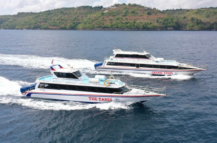 Book Grand Tanis Fast Cruise Sanur to Nusa Penida - 200 Seat Vessel