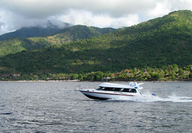 Book Kuda Hitam Express Tickets Amed to Gili - 600HP Fast Boat
