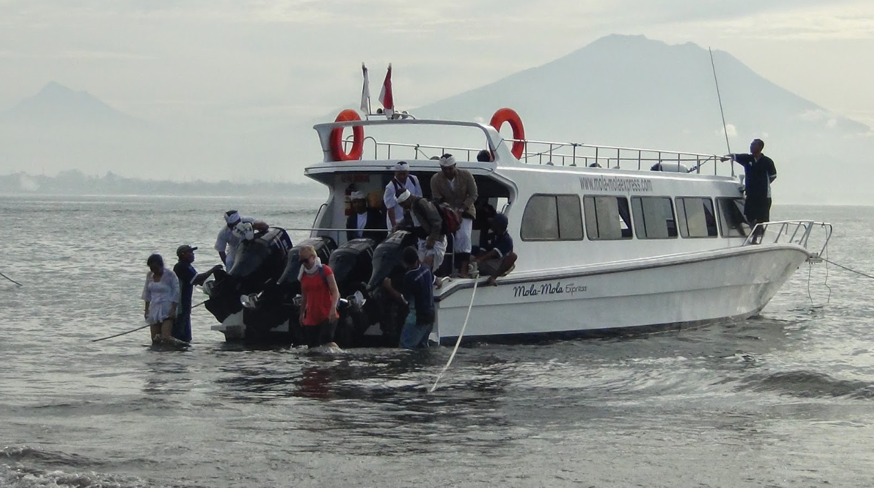Book Mola-Mola Express Sanur to Buyuk Pier - Fast Boat Crossing