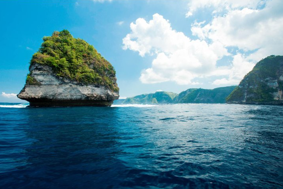 Book Nusa Penida Adventure Cruise Bali Hai online Ocean Rafting vessel