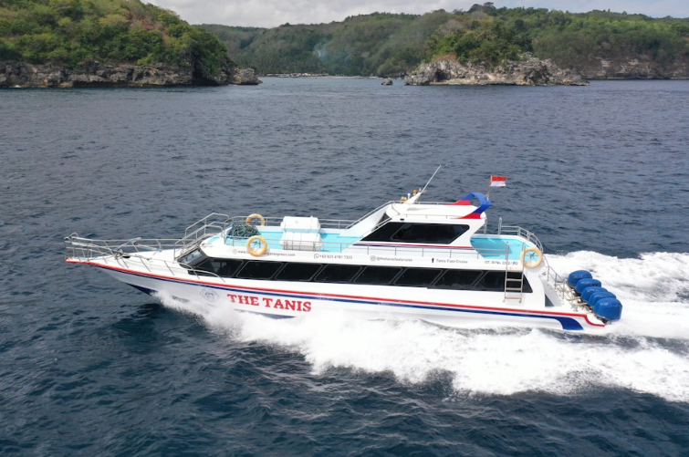Book Tanis Fast Cruise Sanur to Mushroom Bay