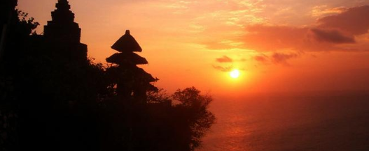 Book Uluwatu Temple sunset tour online Kecak fire dance