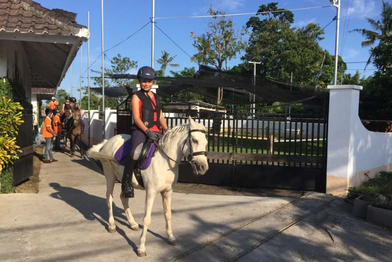 Canggu horse riding price 2025 sunset beach tour