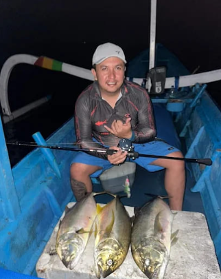 East Bali night fishing charter price 2025 2026 overnight boat Arfis.