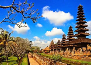 Book Jatiluwih Rice Terrace tour online | Best private driver for Batukaru Temple tour 1 Explore the UNESCO-protected landscapes with a private day trip Taman Ayun and Jatiluwih.