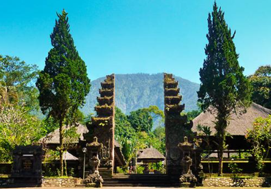 Explore the UNESCO-protected landscapes with a private day trip Taman Ayun and Jatiluwih.