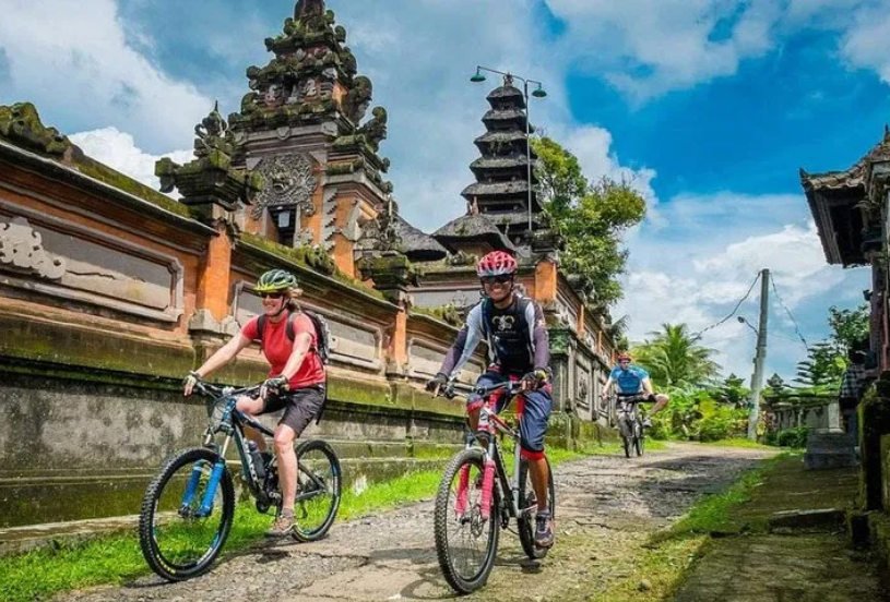 Kintamani downhill cycling tour price volcano view