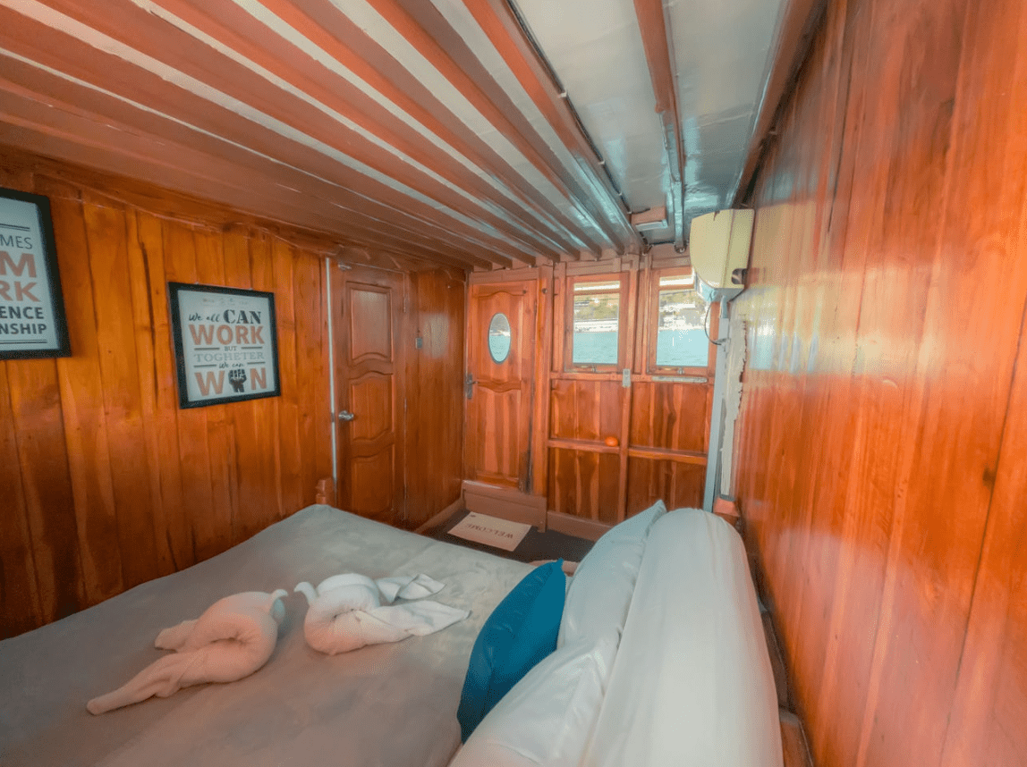 Open trip Labuan Bajo 3D2N price 2025 2026 Elvano Superior Phinisi