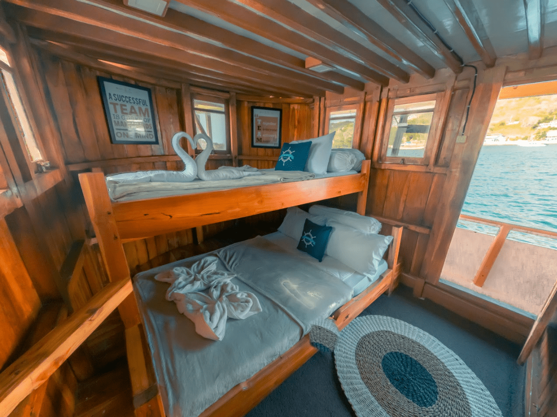 Open trip Labuan Bajo 3D2N price 2025 2026 Elvano Superior Phinisi