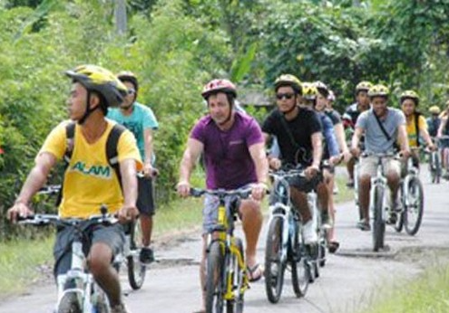 Ubud cycling tour with baby seat family ride 2 Ubud cycling tour with baby seat family ride