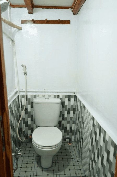 Zada Hela Phinisi open trip price master cabin 6 Zada Hela Phinisi open trip price master cabin