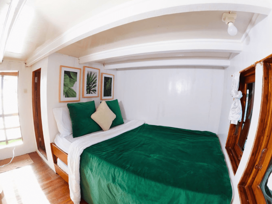 Zada Hela Phinisi open trip price master cabin 7 Zada Hela Phinisi open trip price master cabin