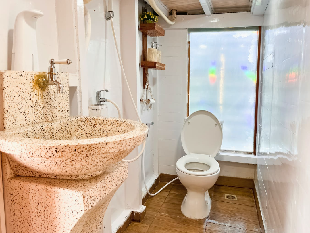 Abizar Phinisi Private Boat Rental Labuan Bajo 12 Pax