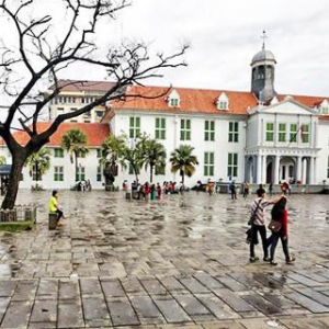 Book 4D3N Jakarta Bandung Tour Package