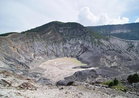 Book 4D3N Jakarta Bandung Tour Package