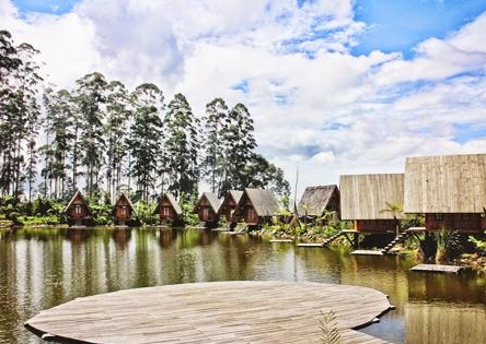 Book 4D3N Jakarta Bandung Tour Package