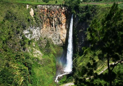 Book 5 Days Orangutan Batak Country Tour 2026 - Scenic North Sumatra View