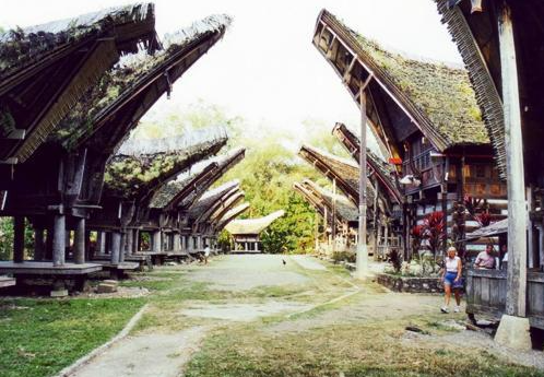 Book 6D5N Bugis and Tana Toraja Tour