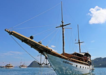 Book Adishree Phinisi Private Trip Komodo 2026