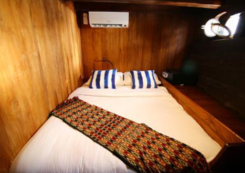 Book Adishree Phinisi Private Trip Komodo 2026