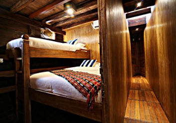 Book Adishree Phinisi Private Trip Komodo 2026