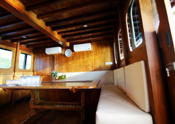 Book Adishree Phinisi Private Trip Komodo 2026