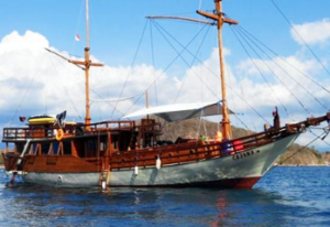 Book Cajoma III Phinisi Private Charter 2026 Onboard