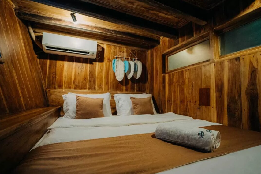 Book Cajoma IV Phinisi Private Trip 2026 Jacuzzi View