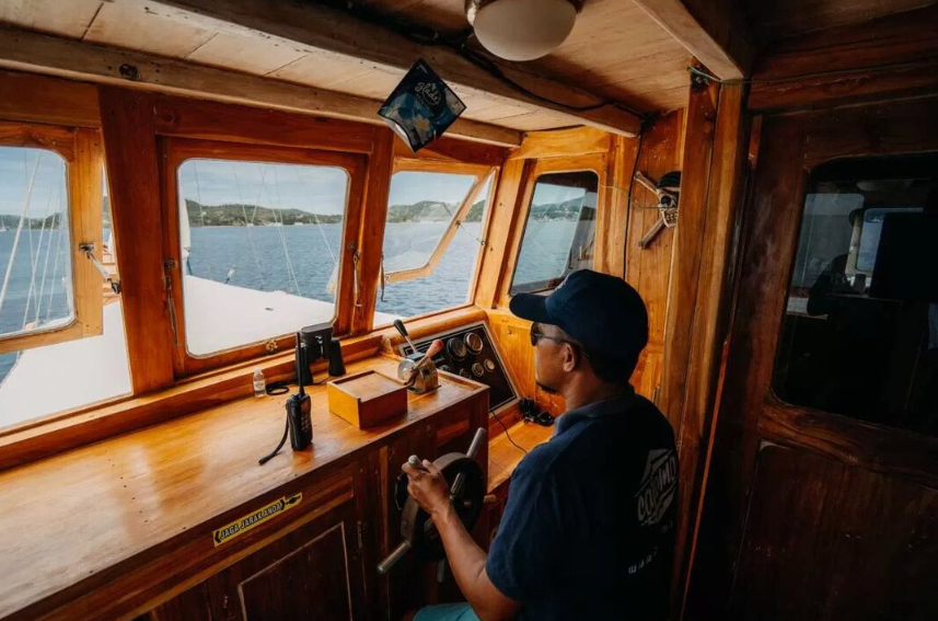 Book Cajoma IV Phinisi Private Trip 2026 Jacuzzi View