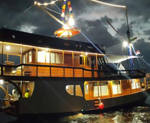 Book Florence Phinisi Private Trip Komodo 2026 Dive Deck