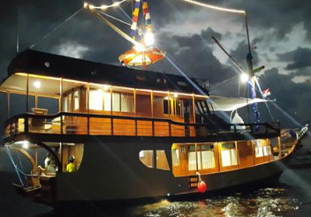 Book Florence Phinisi Private Trip Komodo 2026 Dive Deck