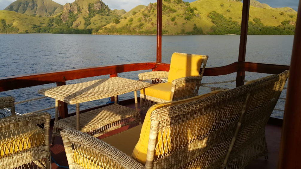 Book Florence Phinisi Private Trip Komodo 2026 Dive Deck