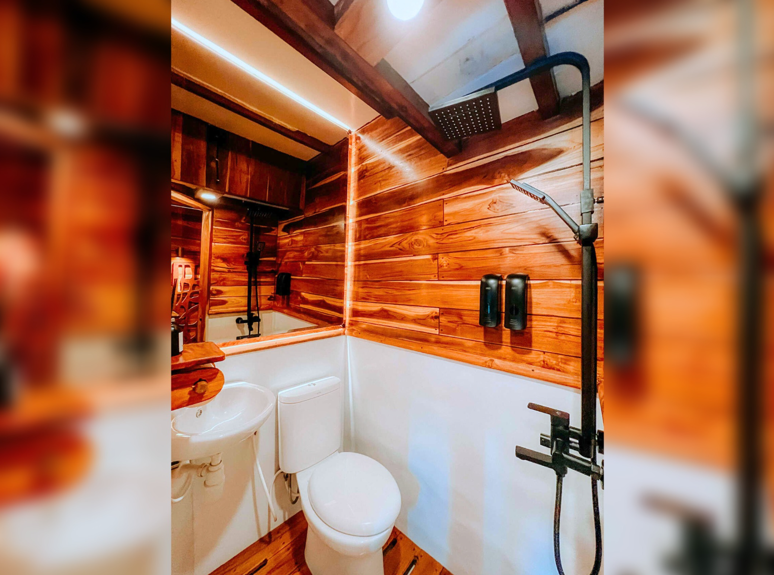 Book Gandiva Luxury Phinisi Private Trip 2026 Master Cabin