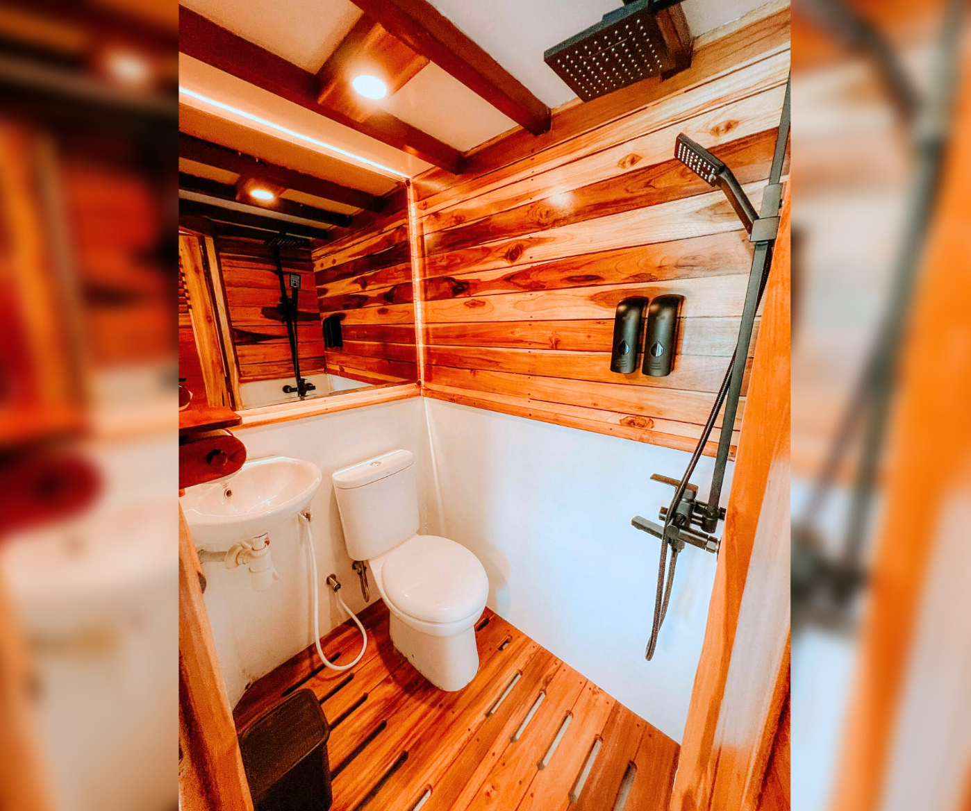 Book Gandiva Luxury Phinisi Private Trip 2026 Master Cabin