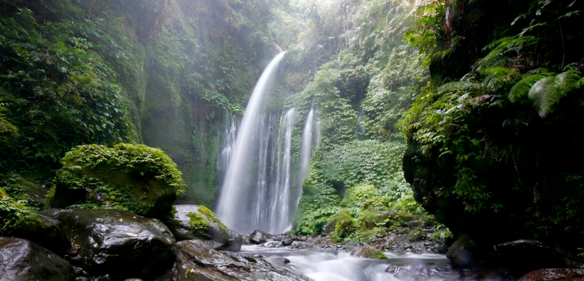 Book Lombok Airport Transfer Innova 2026