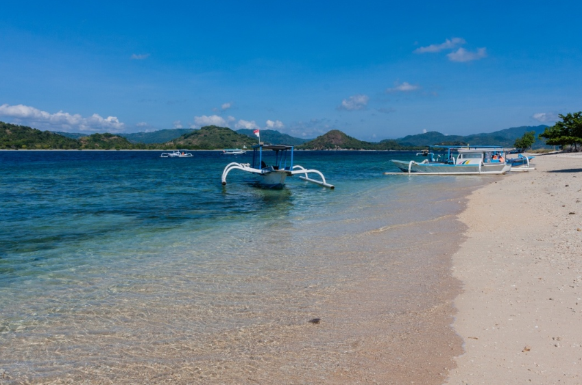 Book Lombok Airport Transfer Long Elf 2026