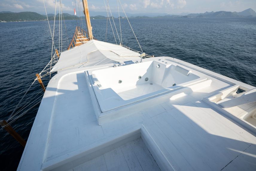 Book Open Trip 3D2N by NK Jaya 1 Deluxe Phinisi 2026 Onboard